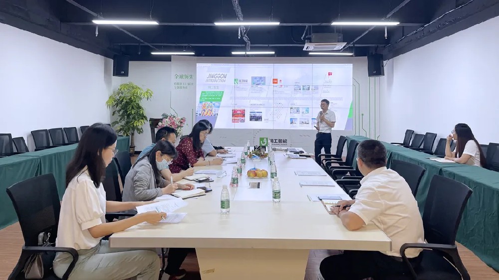 省生长研究中心立异工业随处长张冬霞一行调研精工智能
