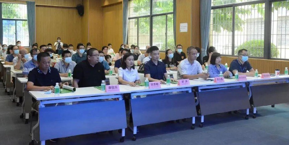 政策加码、降本增效，，，，南海丹灶制造业数字化转型正在举行时......